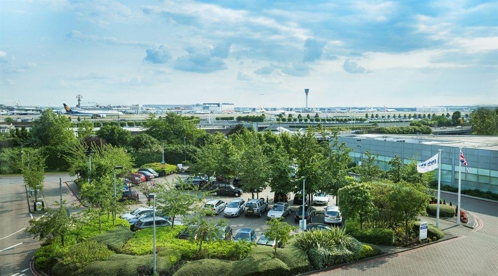 Renaissance London Heathrow Hotel 4*