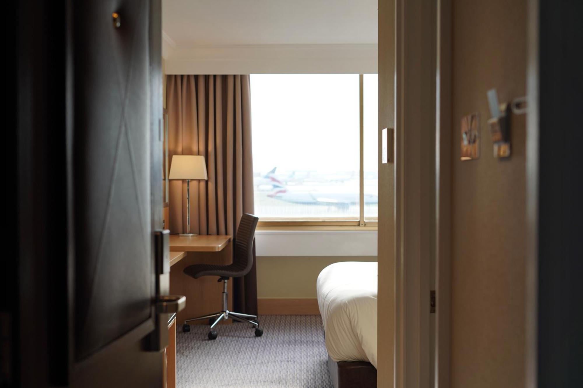 Renaissance London Heathrow Hotel 4*