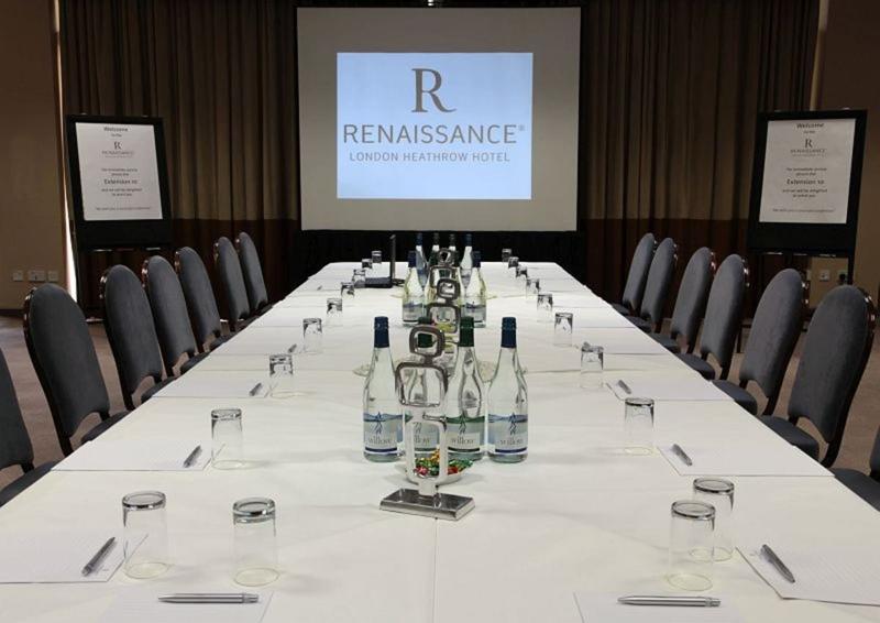Renaissance London Heathrow 4*